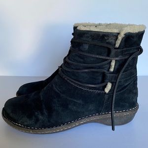 UGG Cove Shearling Black Ankle Boots Size 10